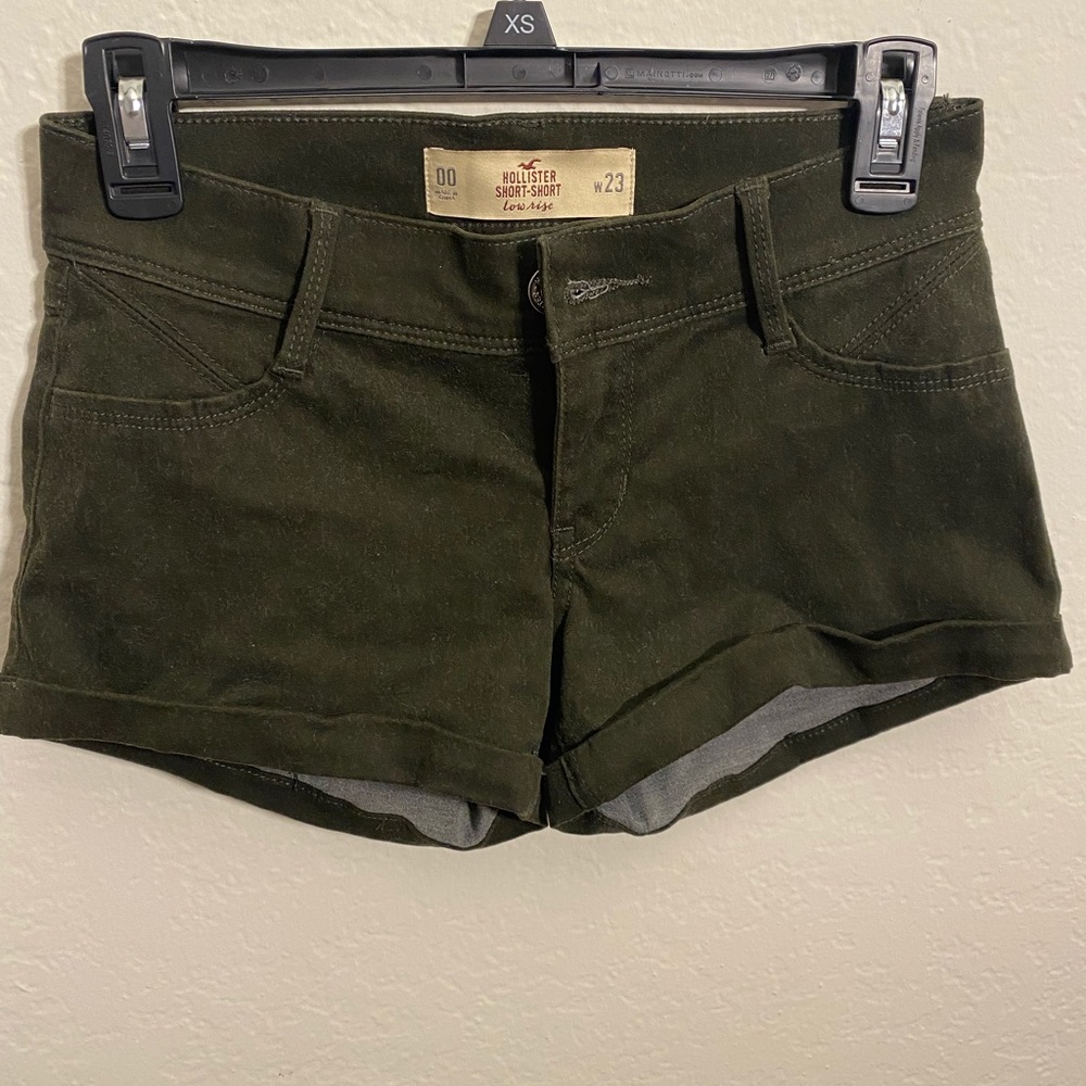 Hollister size 23